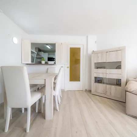 Homeholidaysrentals Taurus * Pineda de Mar